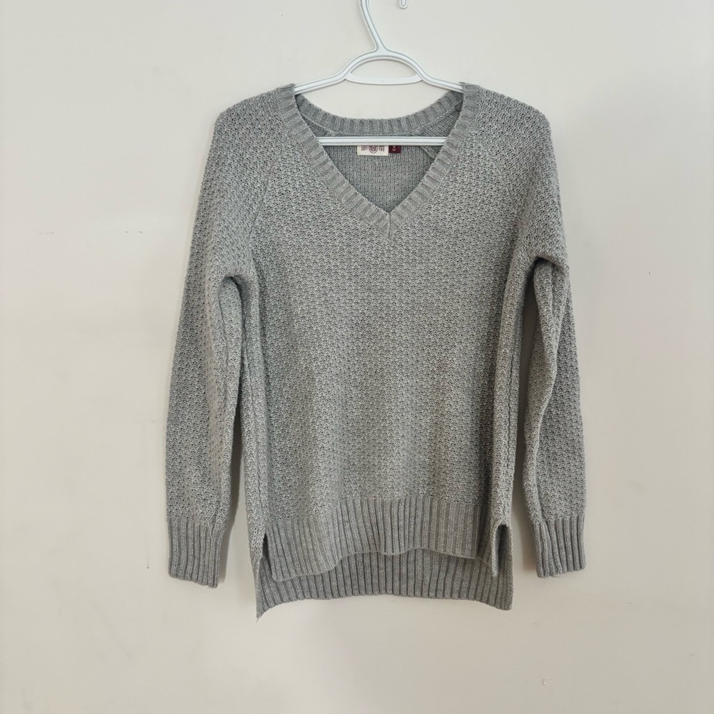 SO Perfectly Soft Gray V-Neck Sweater Size M